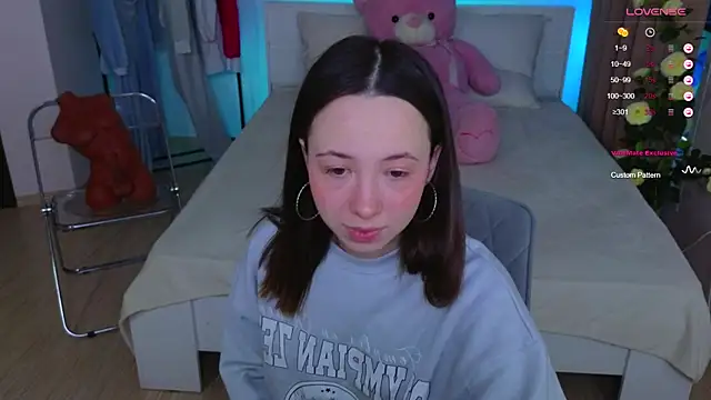 Hayle Hill online show from 02.04.25