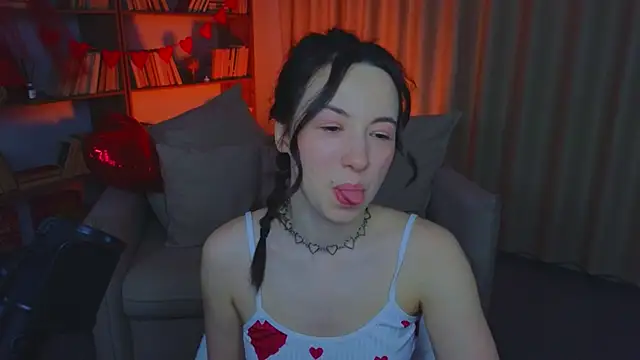 Snapshot of Hayle_Hill chatting on 02.15.26 Hayle Hill online show from 02.15.26