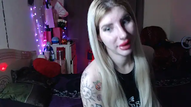 BLACKPeonyy online show from 10.14.25