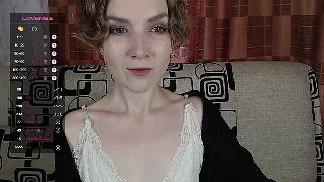 Snapshot of TinaWince chatting on 07.18.26 TinaWince online show from 07.18.26