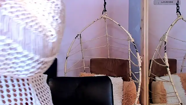  alaiasmile  online show from 11.18.25