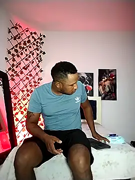 Snapshot of ARTHUR_MINI chatting on 12.21.25 ARTHUR MINI online show from 12.21.25