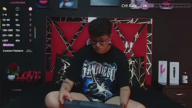 Snapshot of alex_noa chatting on 03.23.25 alex noa online show from 03.23.25