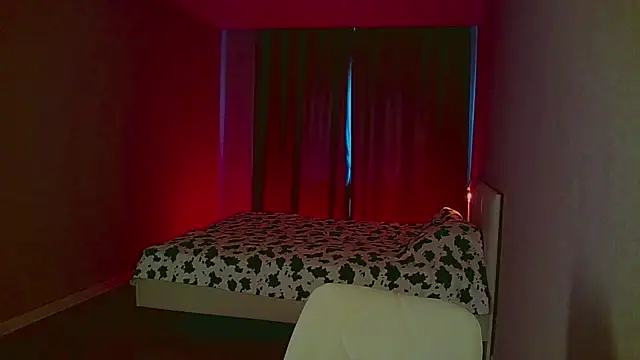 Snapshot of mia_raspberrie chatting on 03.16.25 mia raspberrie online show from 03.16.25