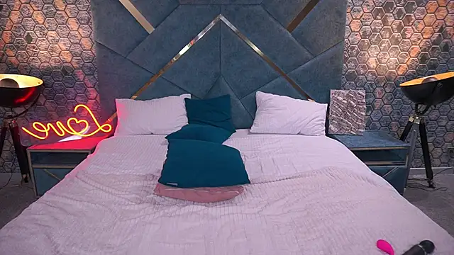 ArianaDarkk online show from 10.19.25