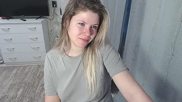 Snapshot of MelissaXKinky chatting on 02.04.25 MelissaXKinky online show from 02.04.25