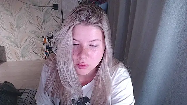 Snapshot of MelissaXKinky chatting on 09.26.25 MelissaXKinky online show from 09.26.25