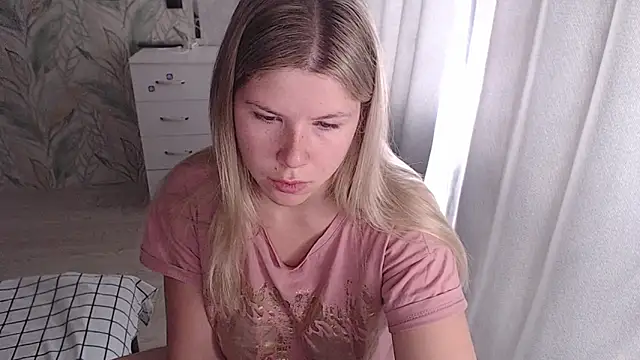 Snapshot of MelissaXKinky chatting on 10.19.25 MelissaXKinky online show from 10.19.25