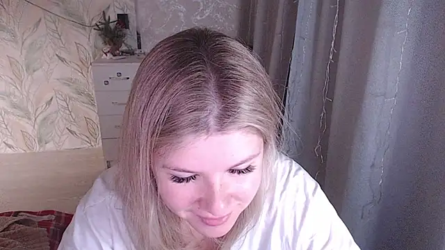 Snapshot of MelissaXKinky chatting on 12.04.25 MelissaXKinky online show from 12.04.25