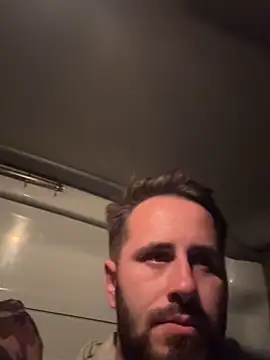 Snapshot of GeoGeorgee chatting on 11.25.25 GeoGeorgee online show from 11.25.25