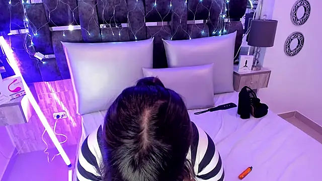 Charlotte Myers online show from 02.24.25