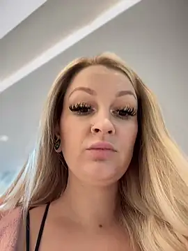 Teya moon  online show from 12.11.24