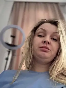 Teya moon  online show from 02.07.25