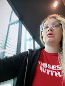 Teya moon  online show from 02.26.25