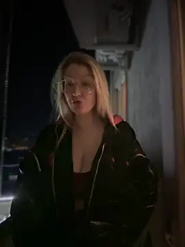 Teya moon  online show from 03.06.25