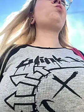 Teya moon  online show from 03.13.25