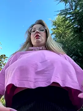 Teya moon  online show from 09.10.25