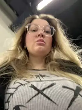 Teya moon  online show from 03.06.26