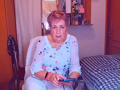 Snapshot of Victoria5643 chatting on 02.17.25 Victoria5643 online show from 02.17.25