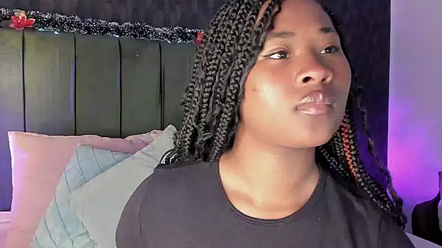 Snapshot of Anneth__M chatting on 12.23.24 Anneth M online show from 12.23.24