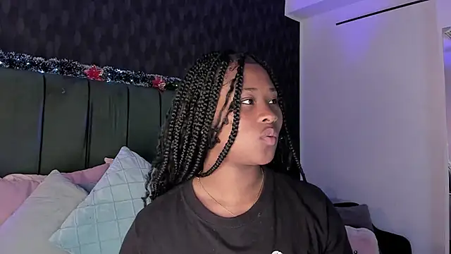 Snapshot of Anneth__M chatting on 12.28.24 Anneth M online show from 12.28.24