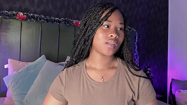 Snapshot of Anneth__M chatting on 12.29.24 Anneth M online show from 12.29.24