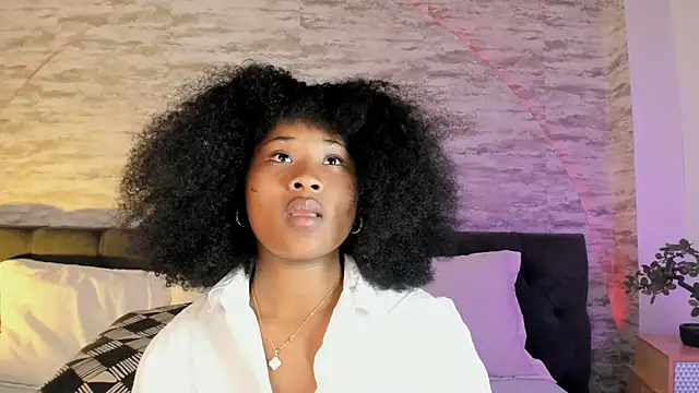 Snapshot of Anneth__M chatting on 09.11.25 Anneth M online show from 09.11.25