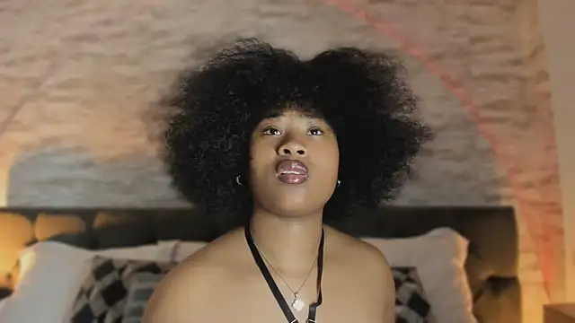 Snapshot of Anneth__M chatting on 11.11.25 Anneth M online show from 11.11.25