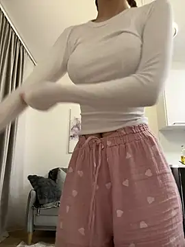 Snapshot of Ketitull chatting on 02.05.25 Ketitull online show from 02.05.25