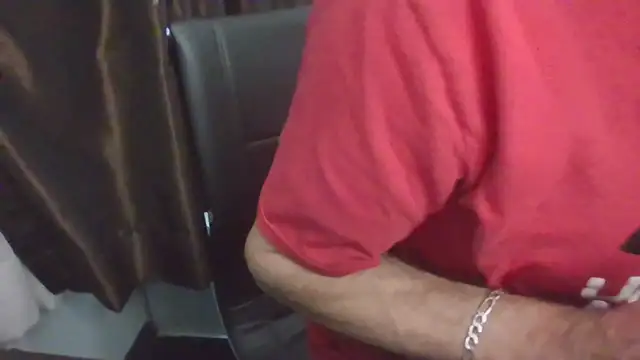 Snapshot of HungStud4You chatting on 11.10.25 HungStud4You online show from 11.10.25