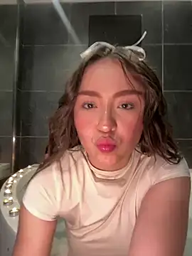 SofiMeza online show from 02.14.25