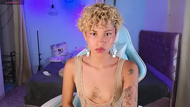 Peggy Funn online show from 01.12.25