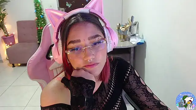 Snapshot of littleangel1_m chatting on 01.09.25 littleangel1 m online show from 01.09.25