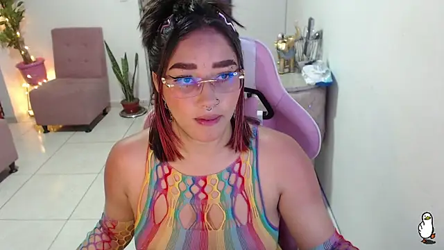 Snapshot of littleangel1_m chatting on 01.21.25 littleangel1 m online show from 01.21.25