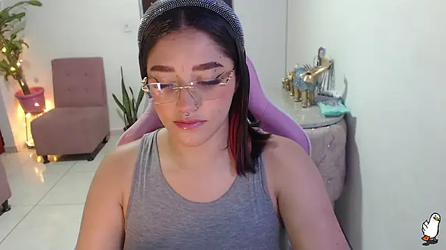 Snapshot of littleangel1_m chatting on 02.24.25 littleangel1 m online show from 02.24.25