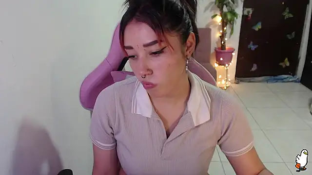 Snapshot of littleangel1_m chatting on 09.12.25 littleangel1 m online show from 09.12.25