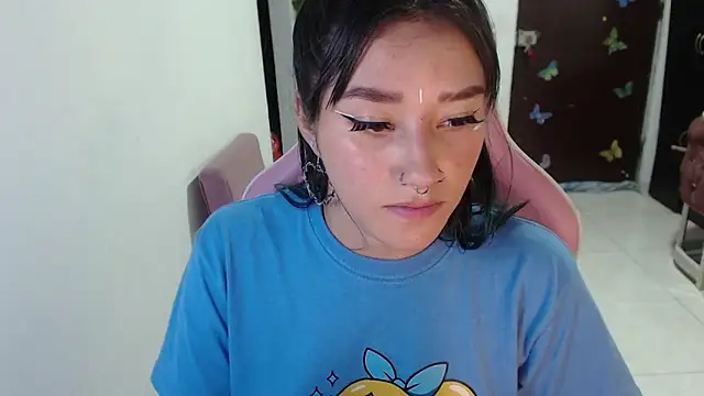 Snapshot of littleangel1_m chatting on 01.08.26 littleangel1 m online show from 01.08.26