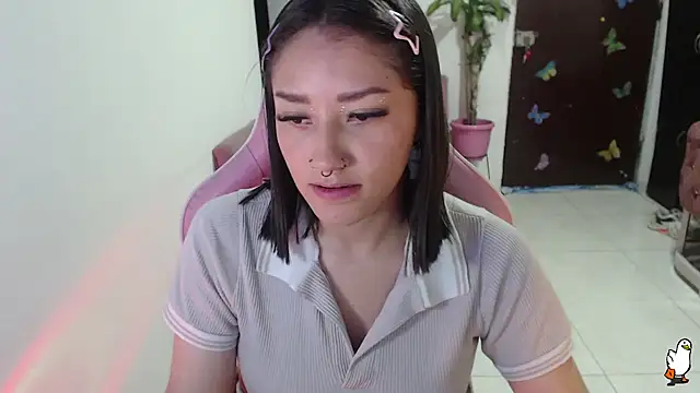 Snapshot of littleangel1_m chatting on 06.11.26 littleangel1 m online show from 06.11.26