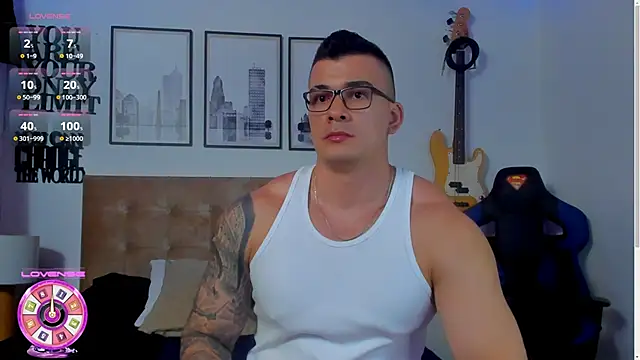 Snapshot of seancarreraa chatting on 11.18.25 seancarreraa online show from 11.18.25