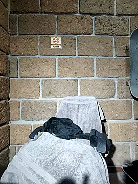 Snapshot of Pitudo20cmm chatting on 11.26.25 Pitudo20cmm online show from 11.26.25