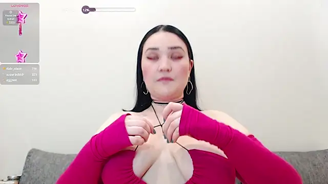 Snapshot of smartandamazing chatting on 12.26.24 smartandamazing online show from 12.26.24