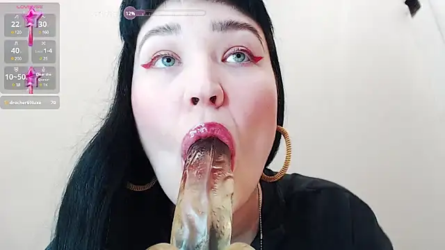 Snapshot of smartandamazing chatting on 03.06.25 smartandamazing online show from 03.06.25