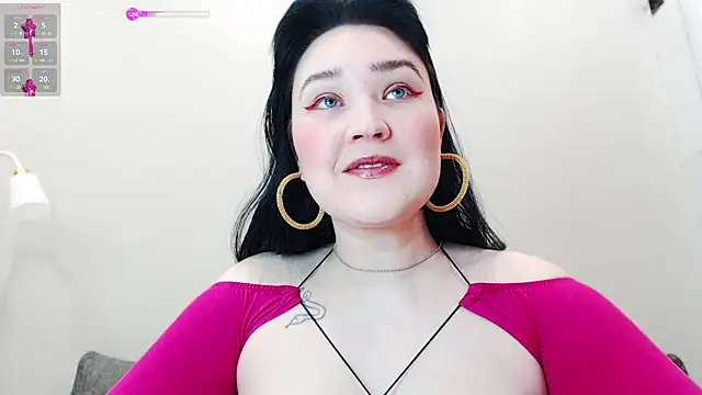 Snapshot of smartandamazing chatting on 03.08.25 smartandamazing online show from 03.08.25