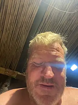 Snapshot of sexycouple109 chatting on 12.24.24 sexycouple109 online show from 12.24.24