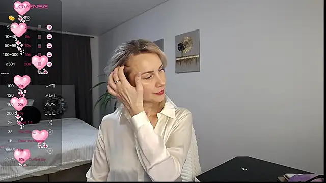 Snapshot of Vanessa_Nowak chatting on 01.19.25 Vanessa Nowak online show from 01.19.25