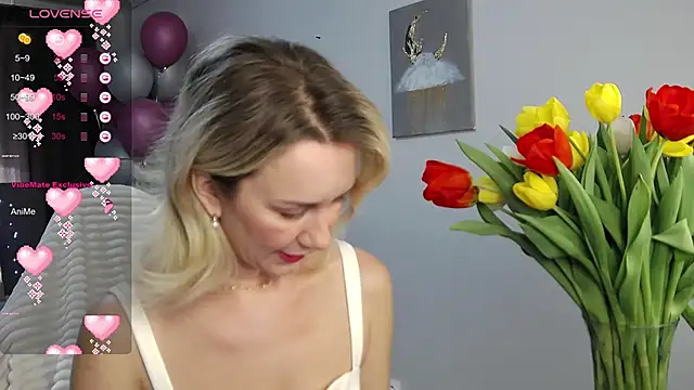 Snapshot of Vanessa_Nowak chatting on 03.08.25 Vanessa Nowak online show from 03.08.25