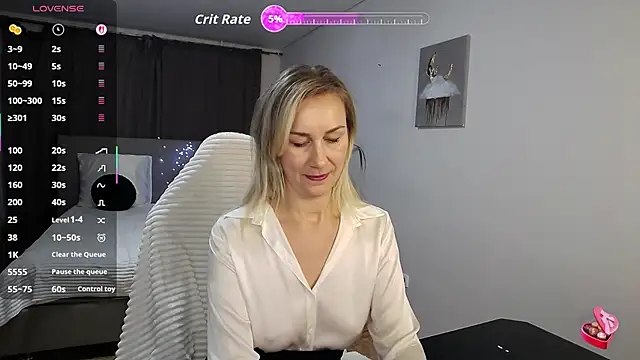 Snapshot of Vanessa_Nowak chatting on 11.13.25 Vanessa Nowak online show from 11.13.25