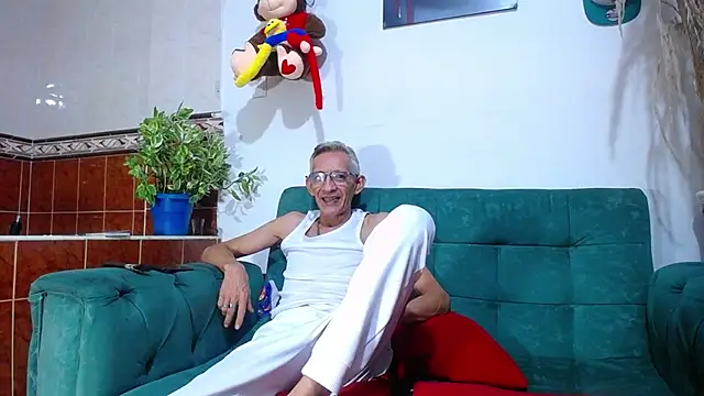 Snapshot of Leon_hot_X chatting on 02.23.25 Leon hot X online show from 02.23.25