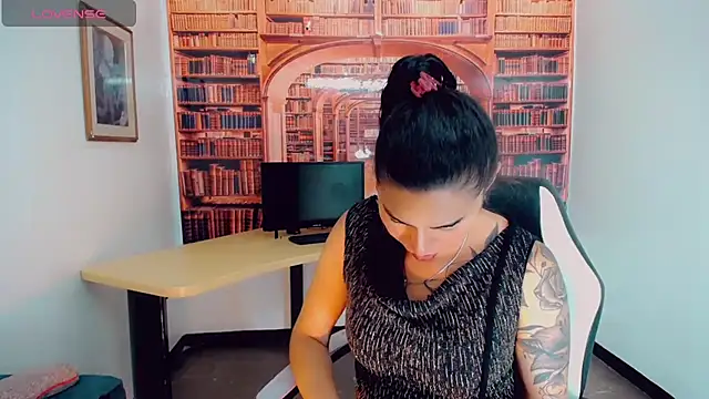 khiara moretti online show from 03.03.25