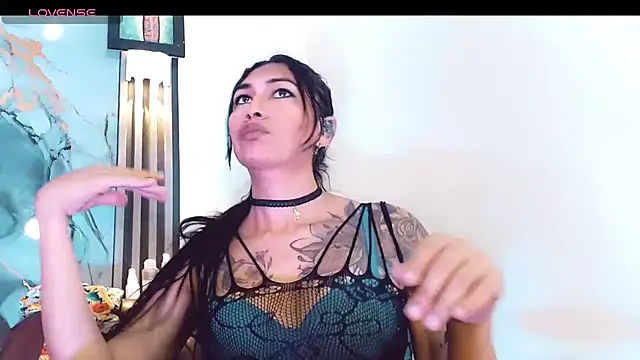 khiara moretti online show from 12.03.25